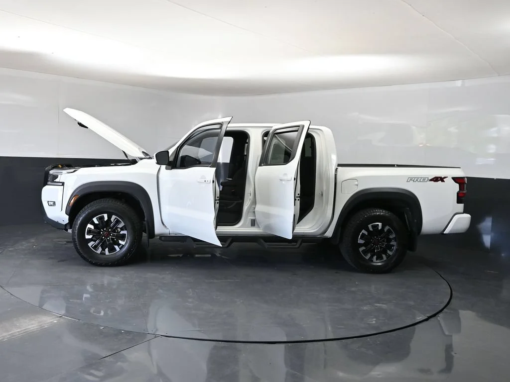 Used 2024 White Nissan PRO-4X image 42
