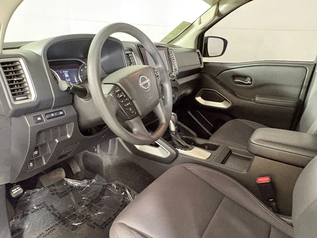 Used 2022 Gray Nissan SV image 21