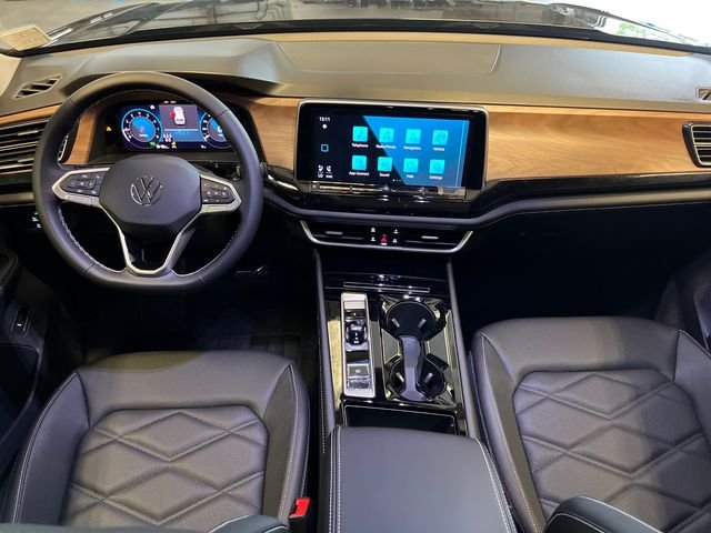 New 2026 Black Volkswagen 2.0T SE w/Technology image 11