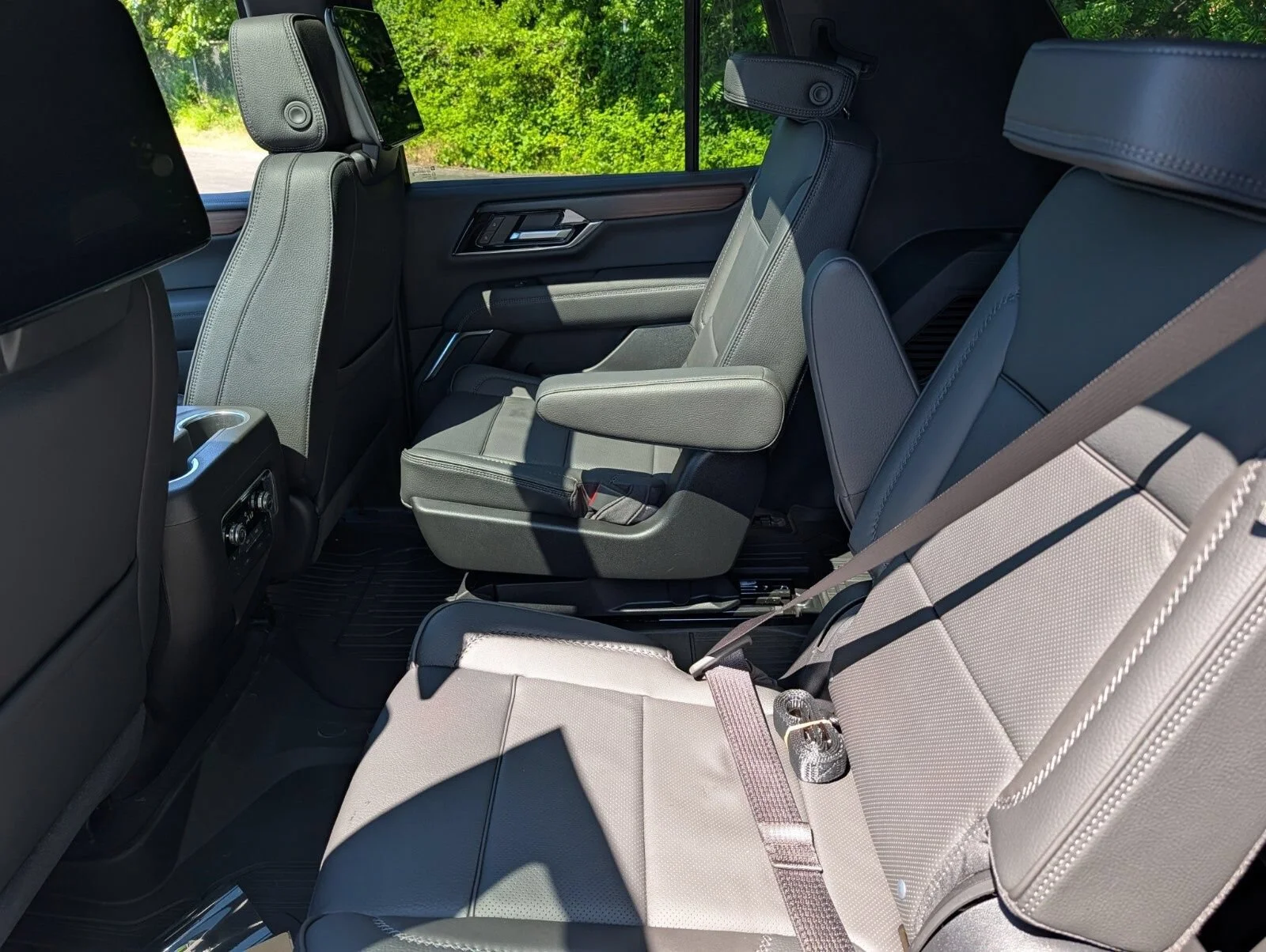 2026 GMC Yukon Denali - Photo 26