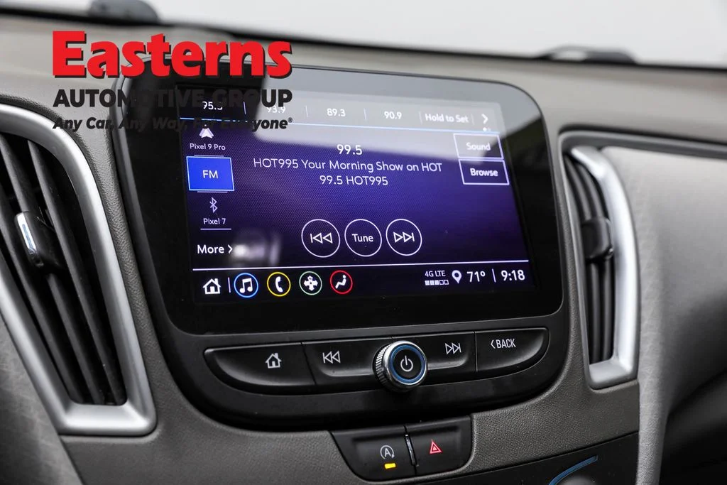 Used 2022 White Chevrolet LT image 19