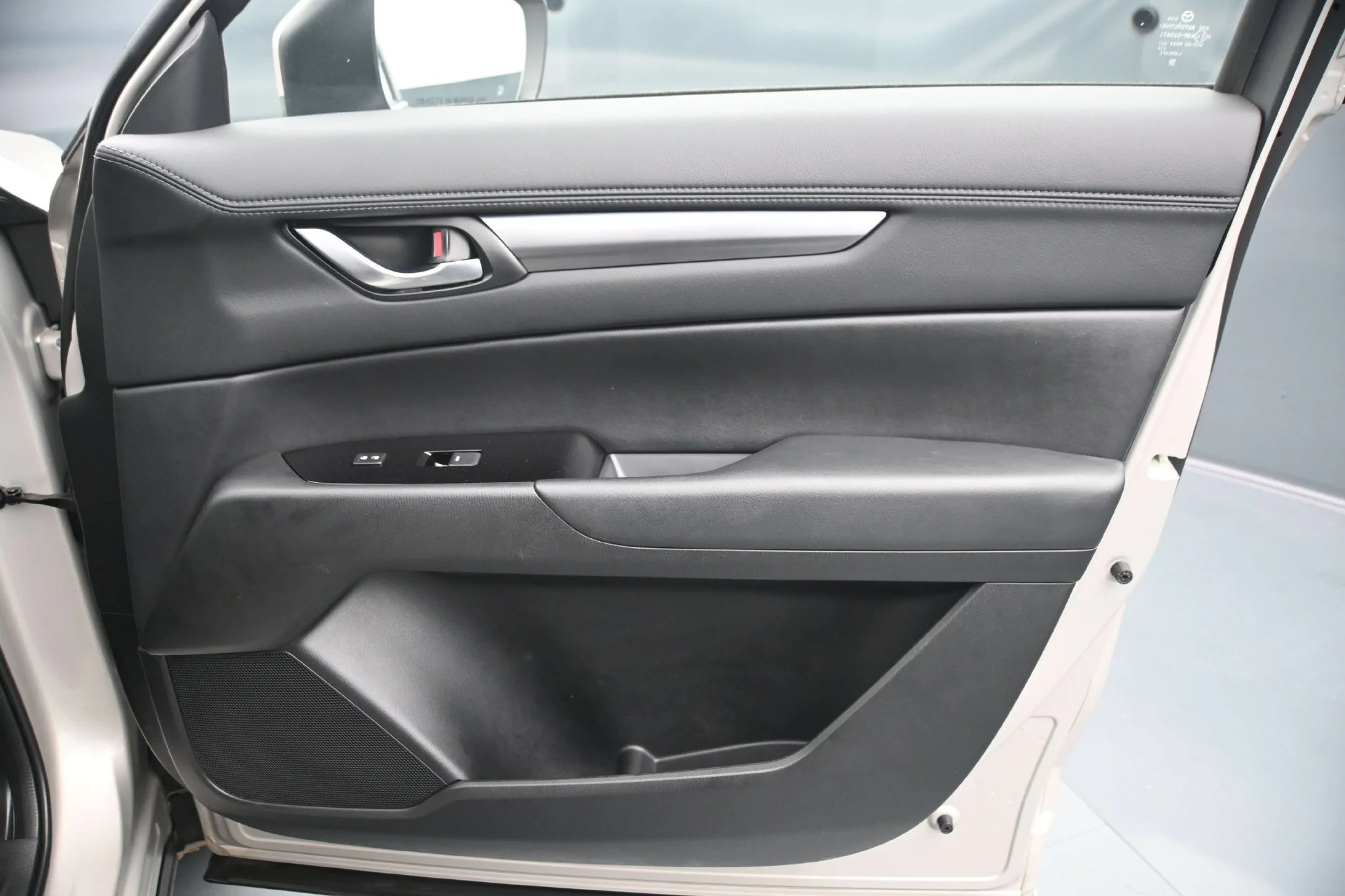 Used 2025 Platinum Quartz Metallic Mazda 2.5 S Preferred Package image 12