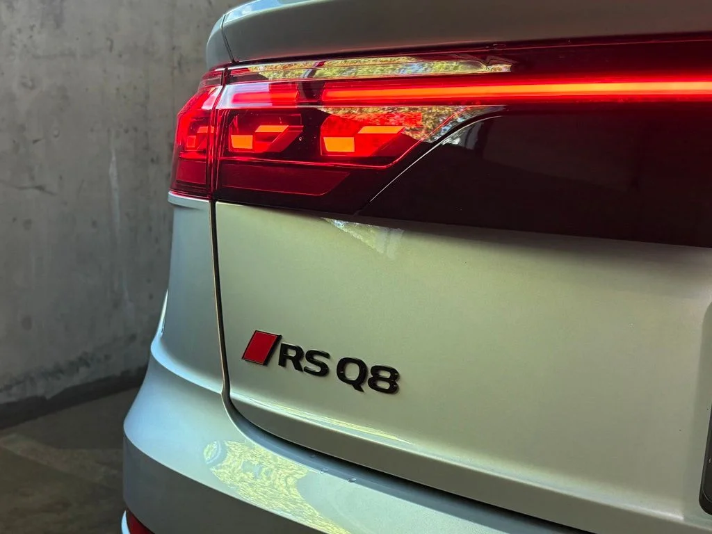 New 2027 Satellite Silver Metallic Audi 4.0T image 36