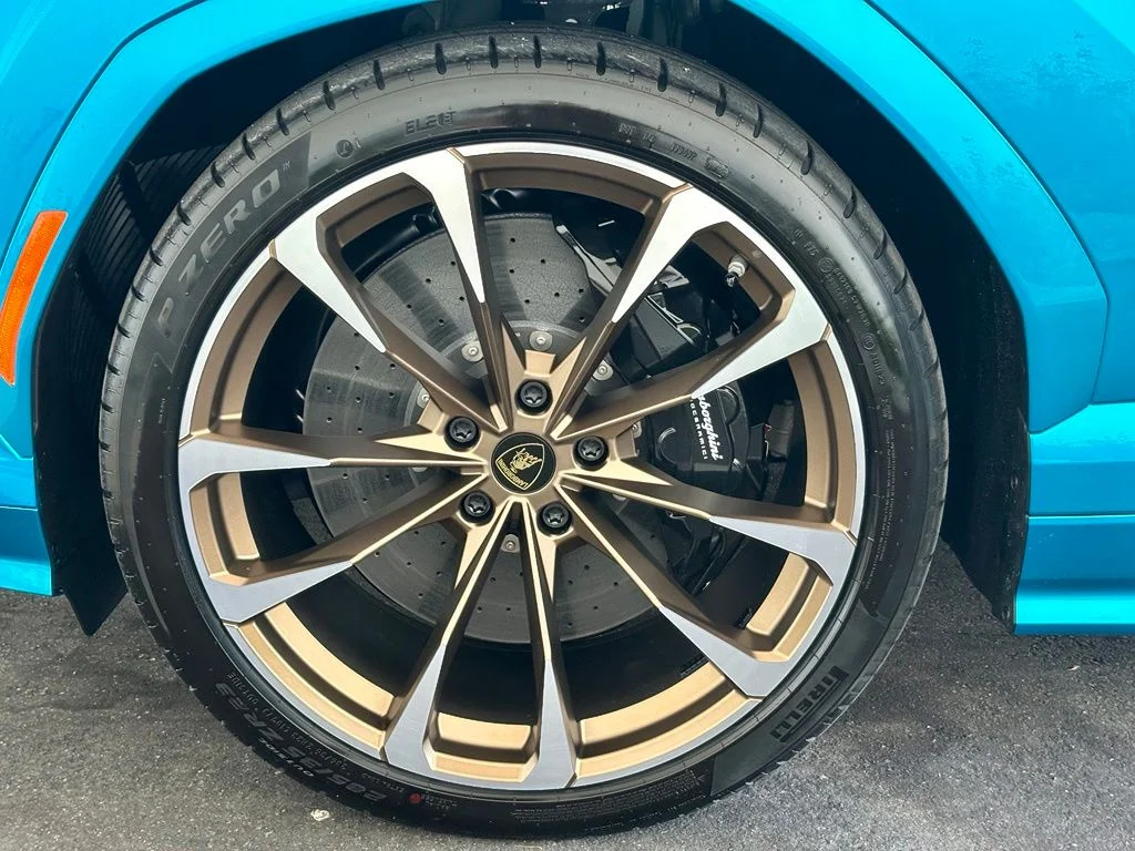 New 2026 Blue Lamborghini SE image 11