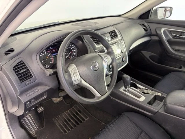Used 2018 White Nissan 2.5 S image 7