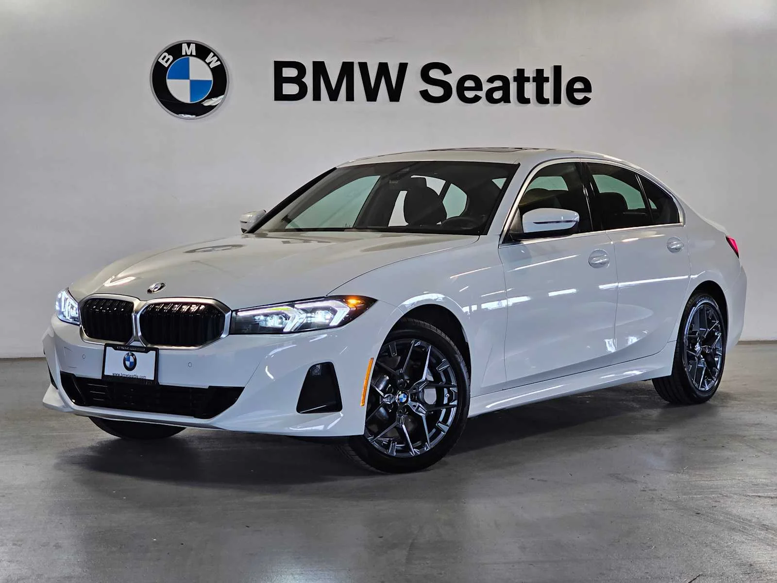 2025 BMW 3 Series 330i xDrive Sedan's photo