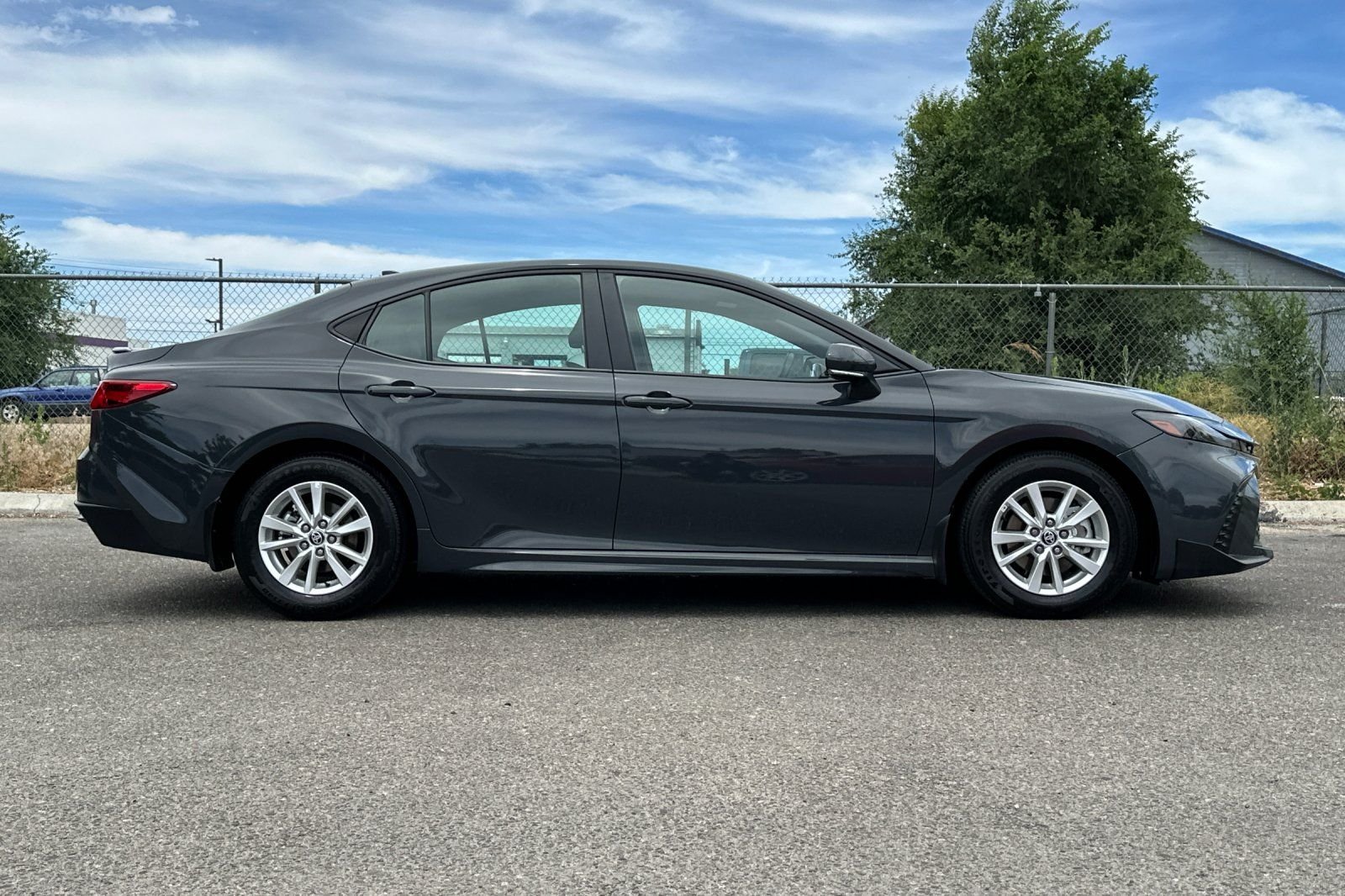 Used 2025  Toyota SE image 3