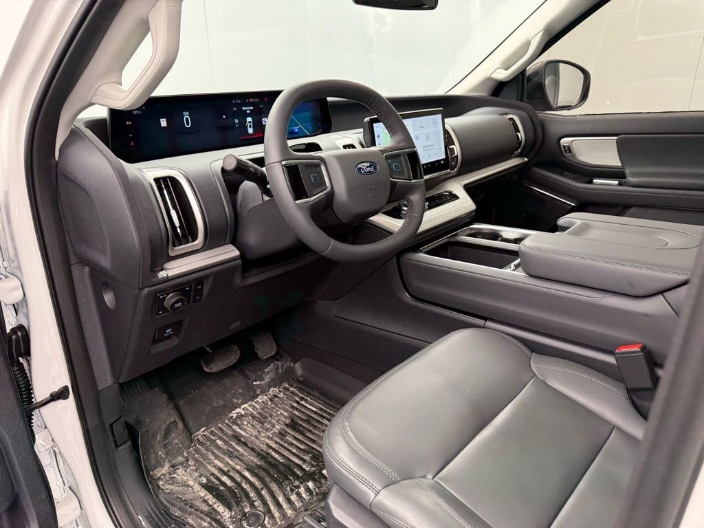 New 2026 Star White Metallic Tri-Coat Ford Active image 40