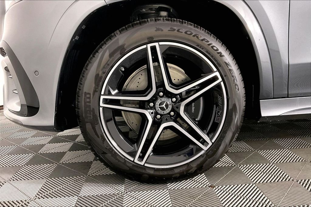 New 2026 Selenite Grey Metallic Mercedes-Benz GLS 450 image 12