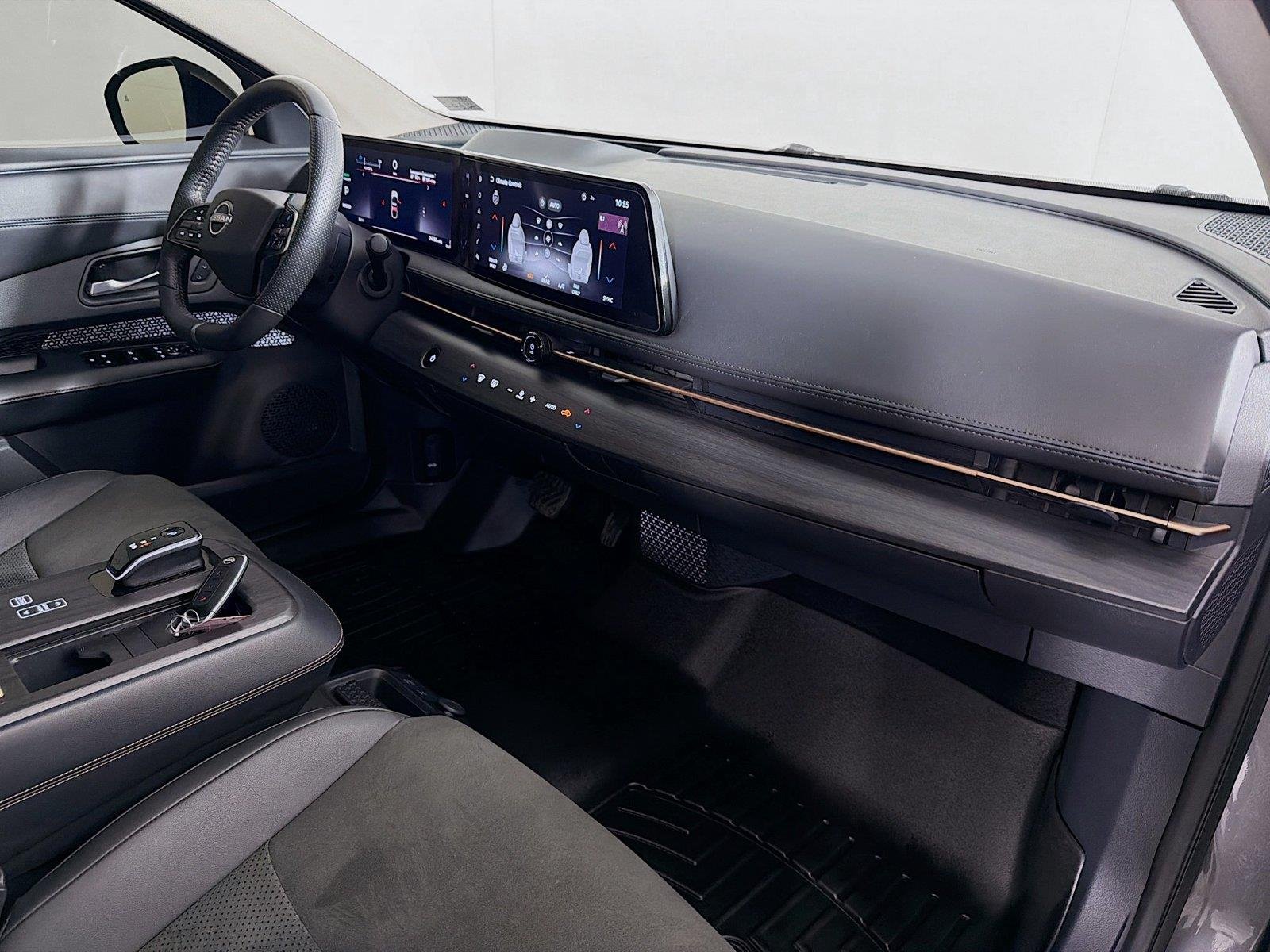 Used 2023 Gun Metallic Nissan ENGAGE image 32