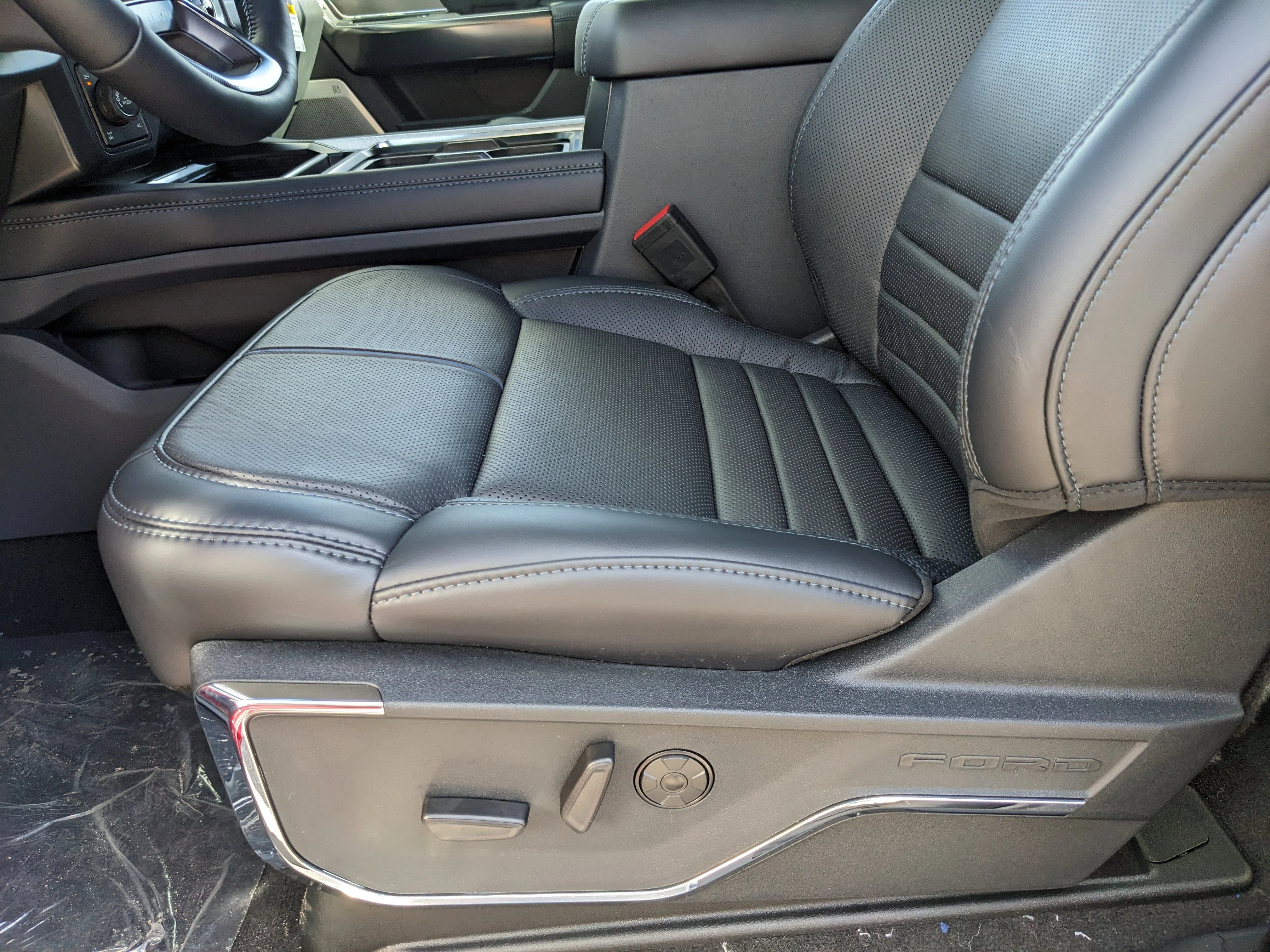 New 2026 Ruby Red Metallic Tinted Clearcoat Ford F-350® Platinum® image 19