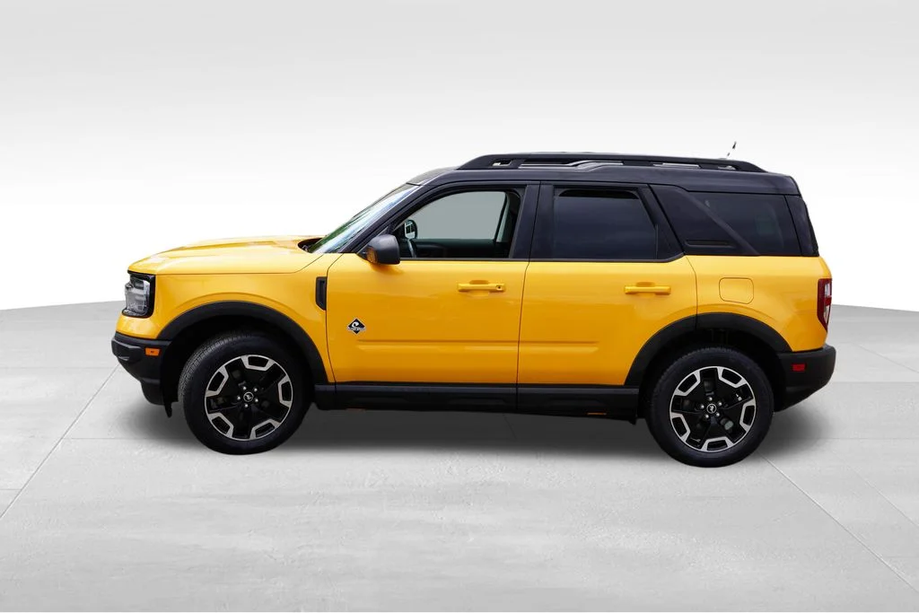 Used 2022 Cyber Orange Metallic Tricoat Ford Outer Banks image 9