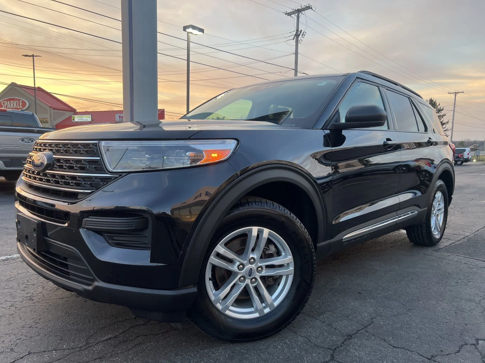 Used 2023 Agate Black Metallic Ford XLT image 37