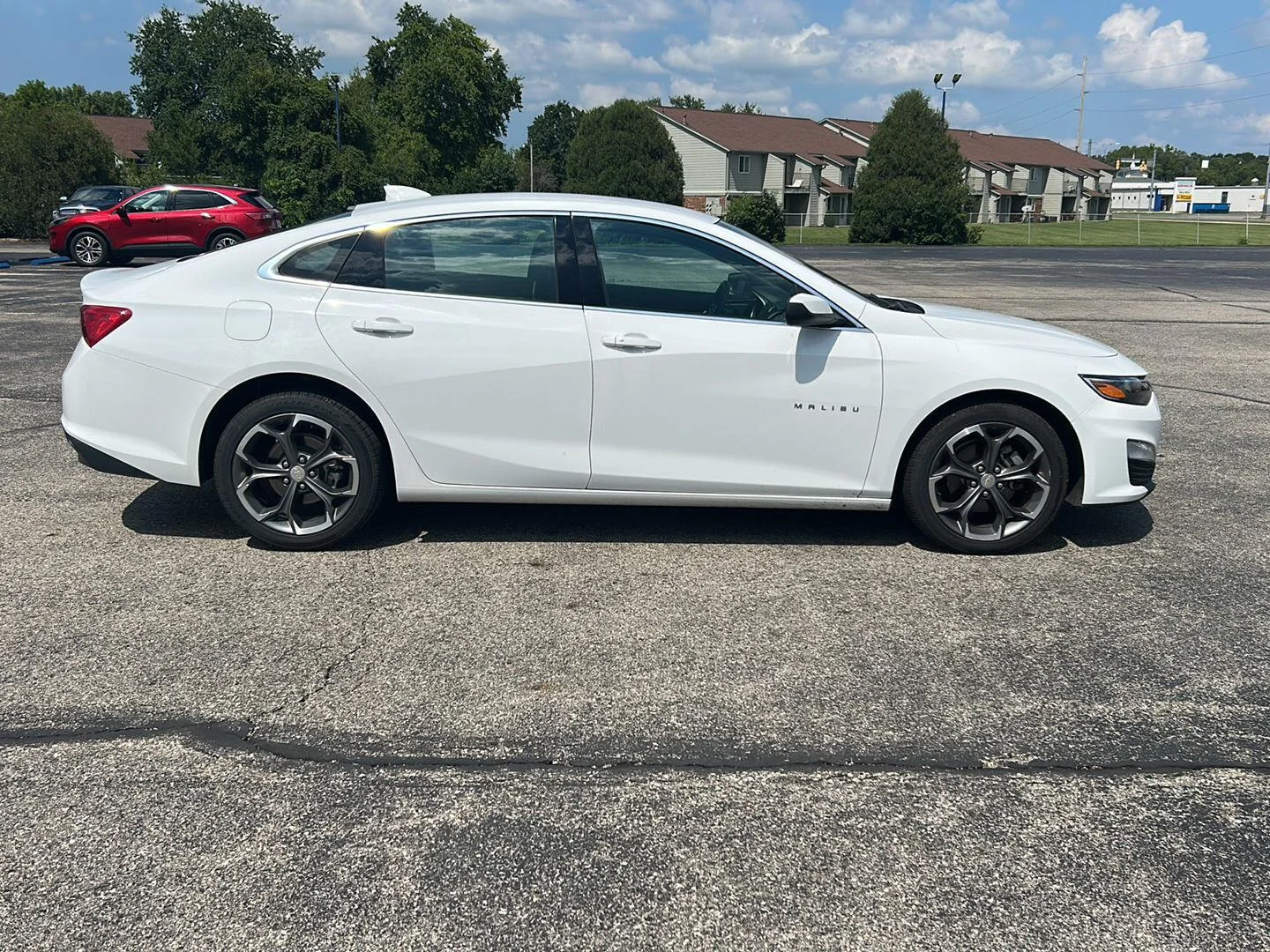 Used 2024 Summit White Chevrolet LT image 7
