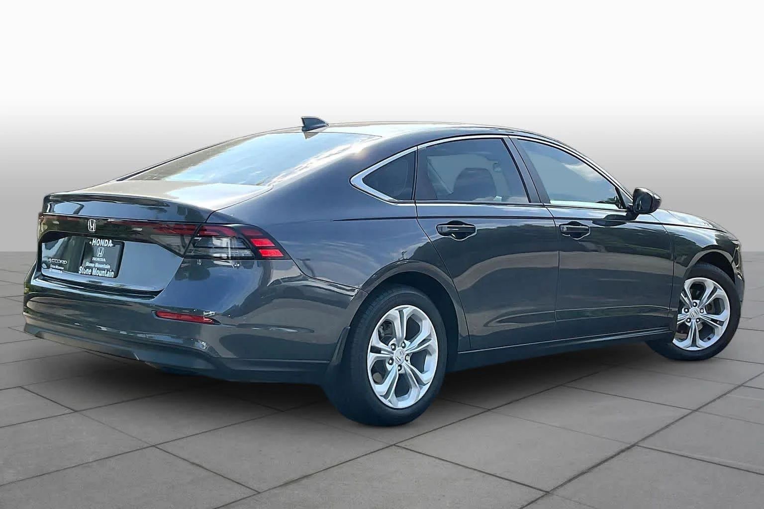 Used 2025 Meteorite Gray Metallic Honda LX image 13