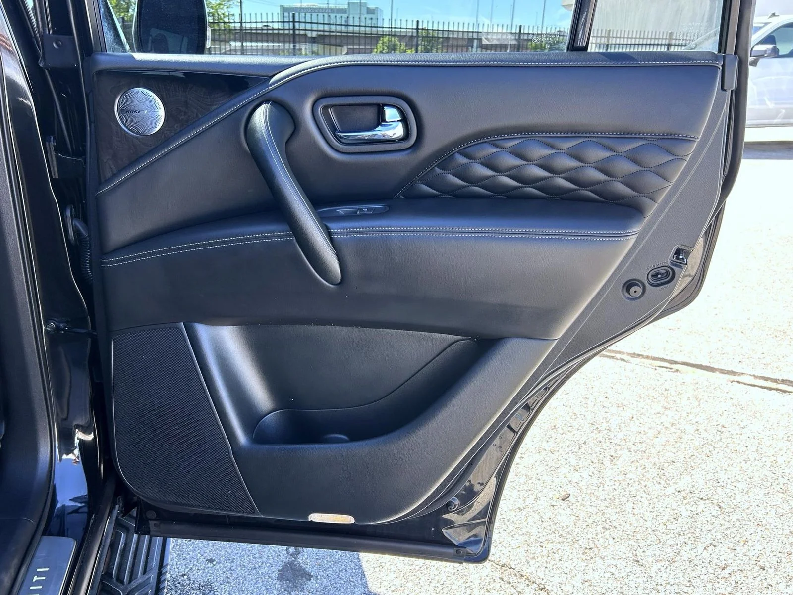 Used 2024 Black INFINITI Sensory image 18