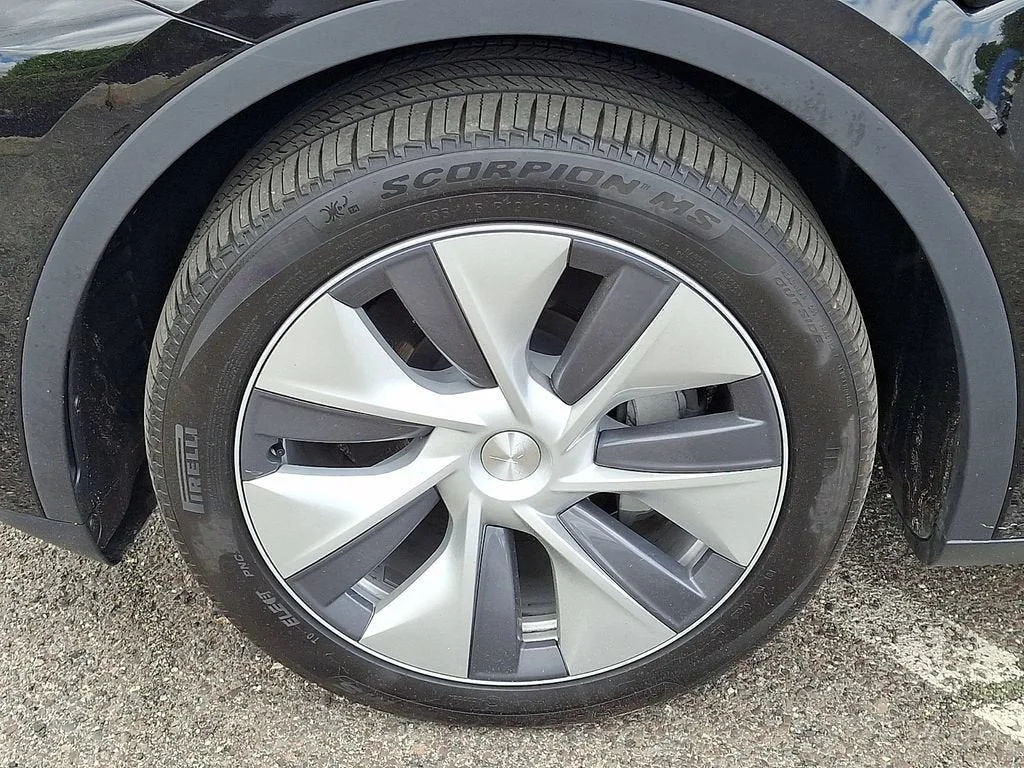 Used 2023  Tesla Long Range image 60