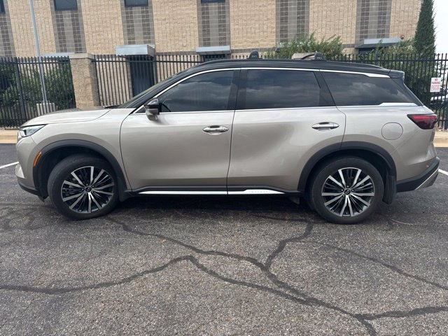 Used 2024 Black INFINITI Autograph image 8