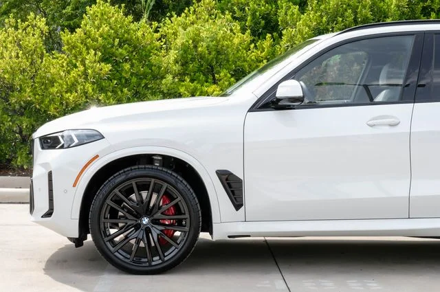 Used 2026 Alpine White BMW xDrive40i image 16