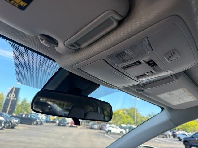 Used 2018 Super White Toyota XLE image 22