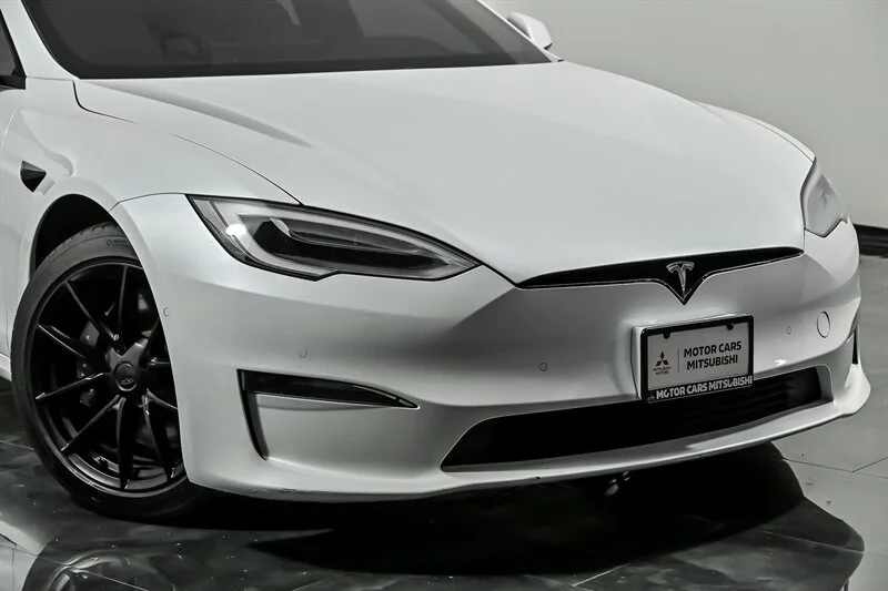 Used 2021 Pearl White Multi-Coat Tesla Plaid image 2