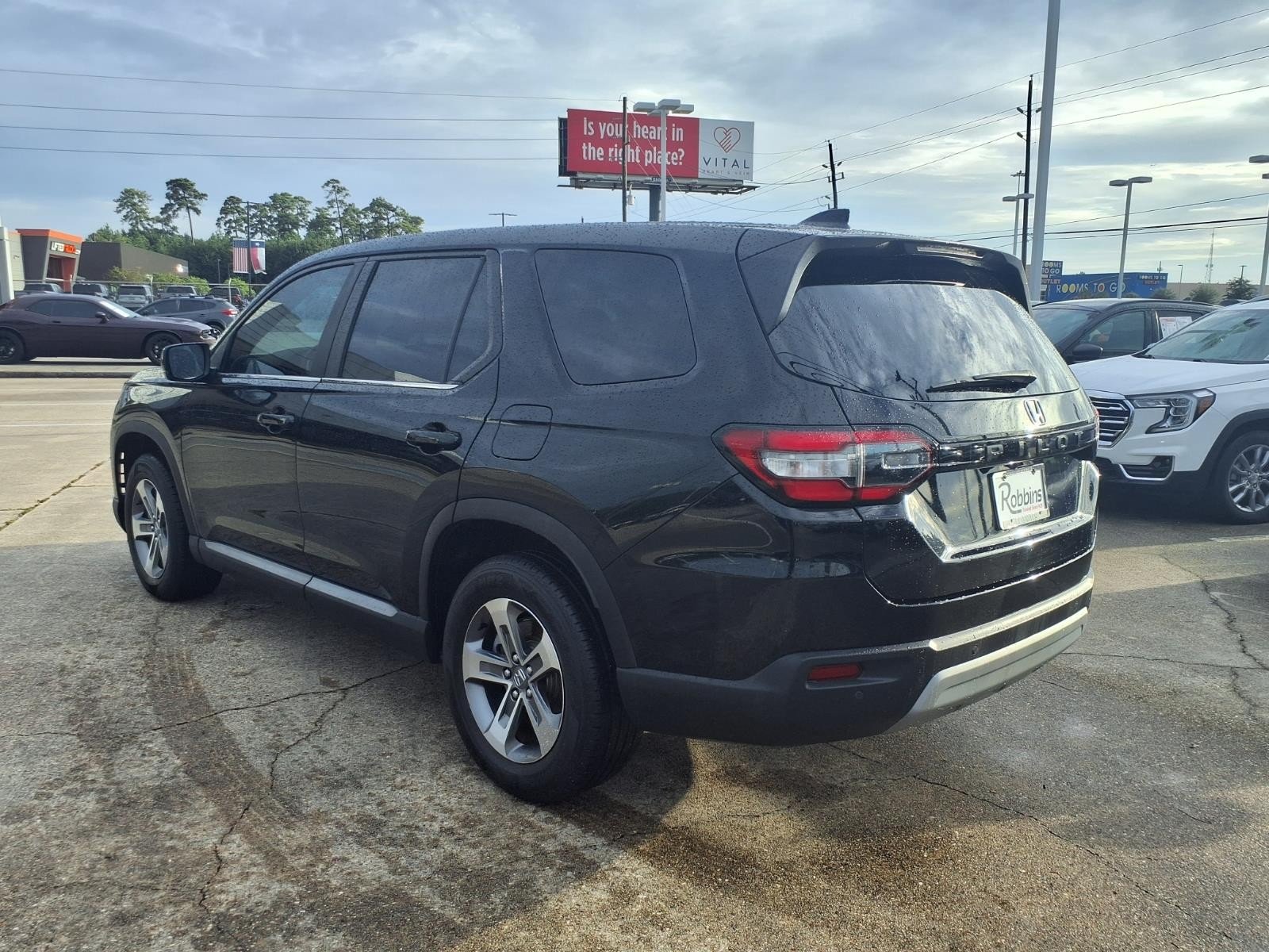 2026 Nissan Rogue photo 2 of 28