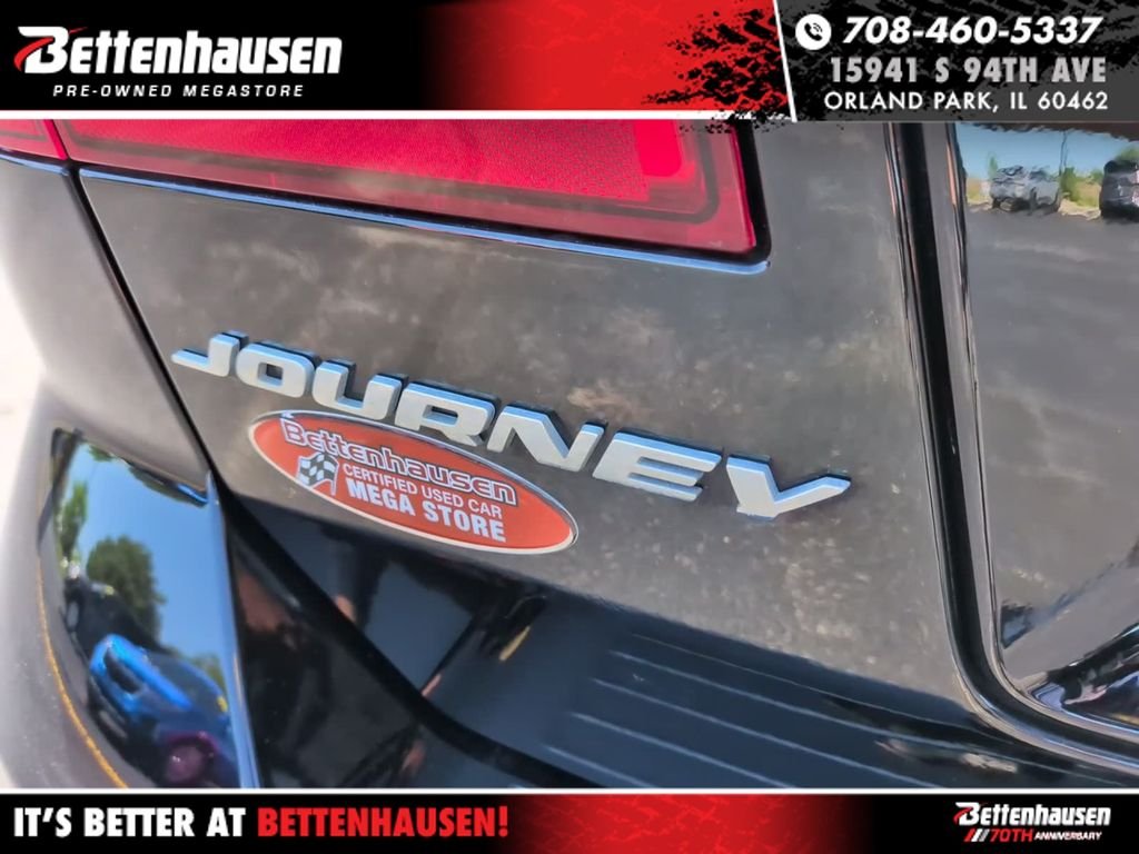 Certified Used 2016 Black Dodge SXT image 9