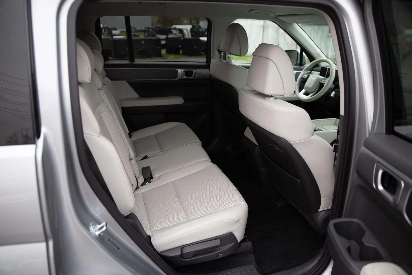 2025 Hyundai Santa Fe SEL - Photo 16
