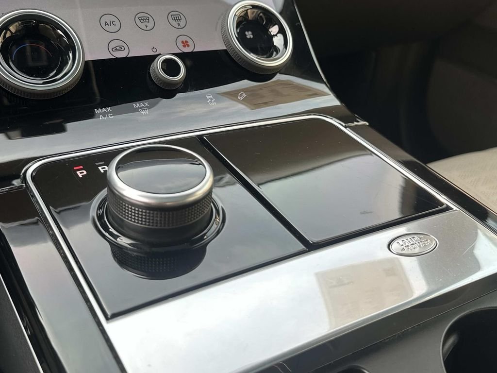 Used 2018  Land Rover HSE R-Dynamic image 25
