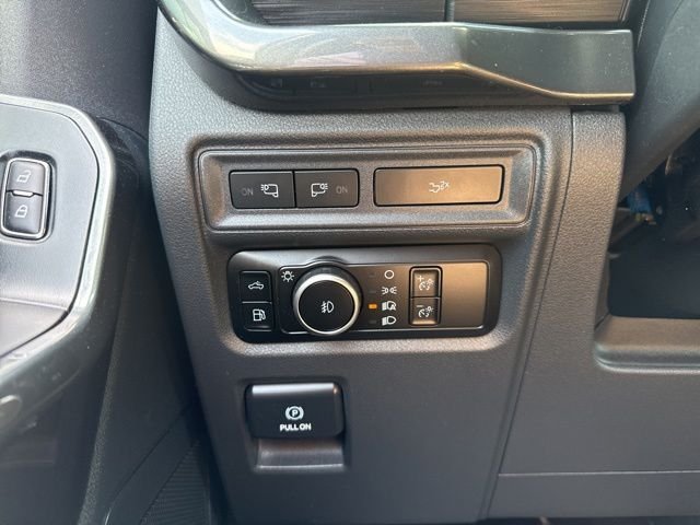 Used 2023 Silver Metallic Ford XLT image 13