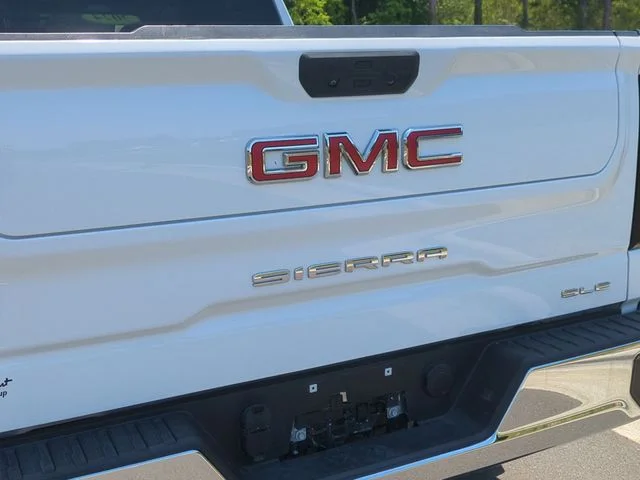 Used 2024 White GMC SLE image 22