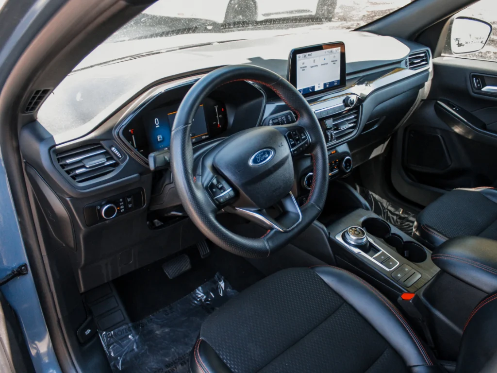 Used 2025 Vapor Blue Metallic Ford ST Line image 8