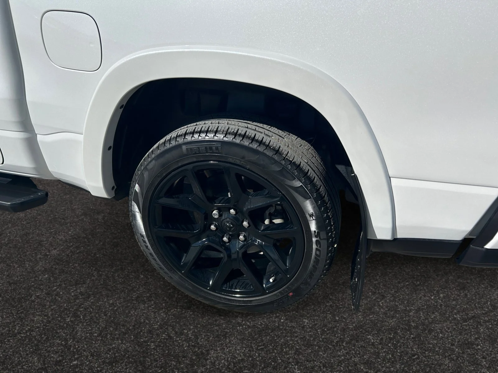 Used 2025 Ivory Tri-Coat Pearl Ram Laramie image 9