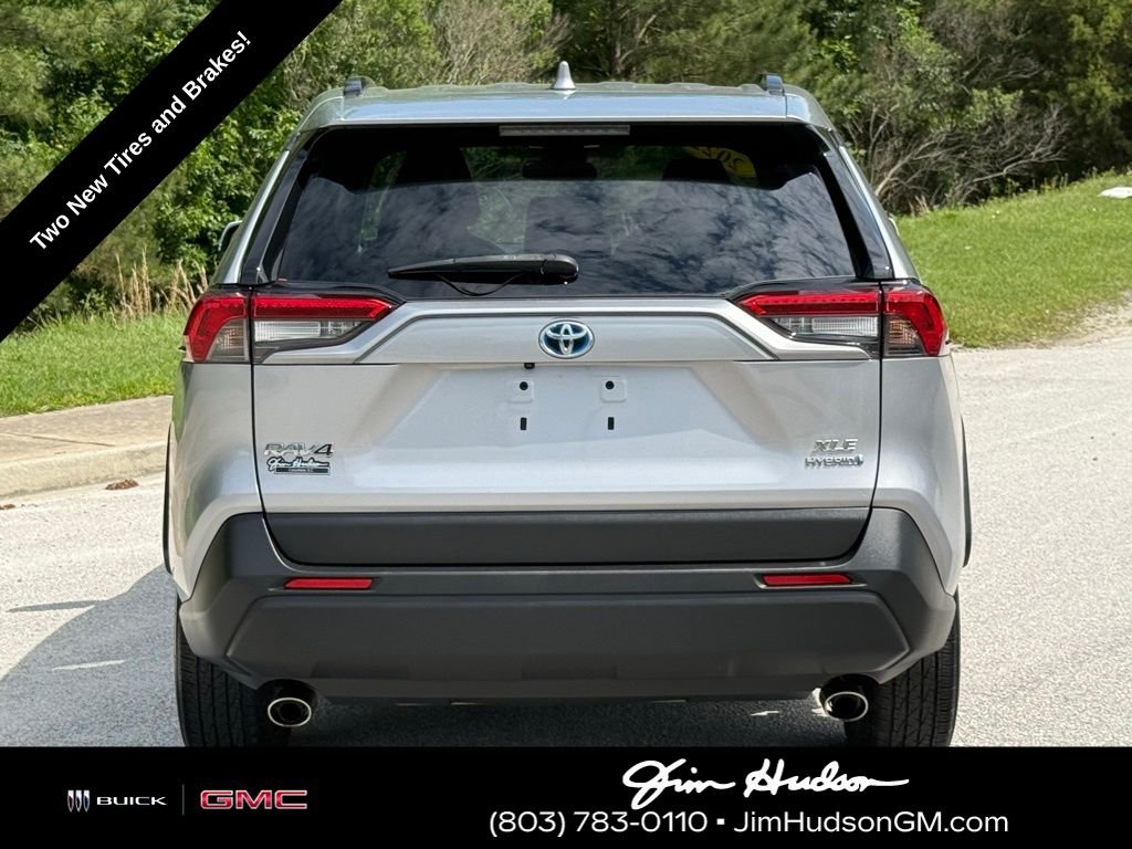 Used 2022 Silver Toyota XLE image 10
