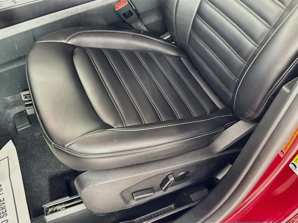 Used 2023 Rapid Red Metallic Tinted Clearcoat Ford SEL image 20