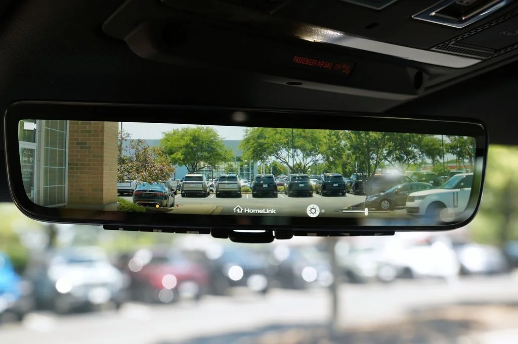 New 2026 Carpathian Grey Land Rover X-Dynamic SE image 26