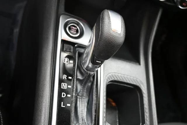 Used 2020 Blue Nissan SV image 34