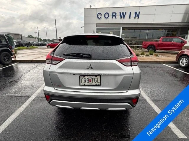 Used 2023 Silver Mitsubishi SE image 3