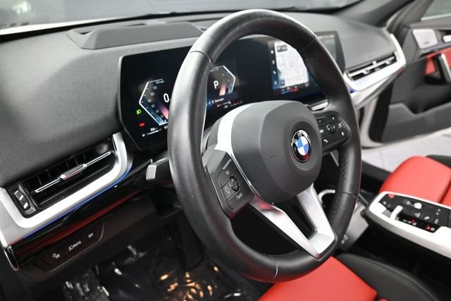 Used 2023 White BMW xDrive28i image 18