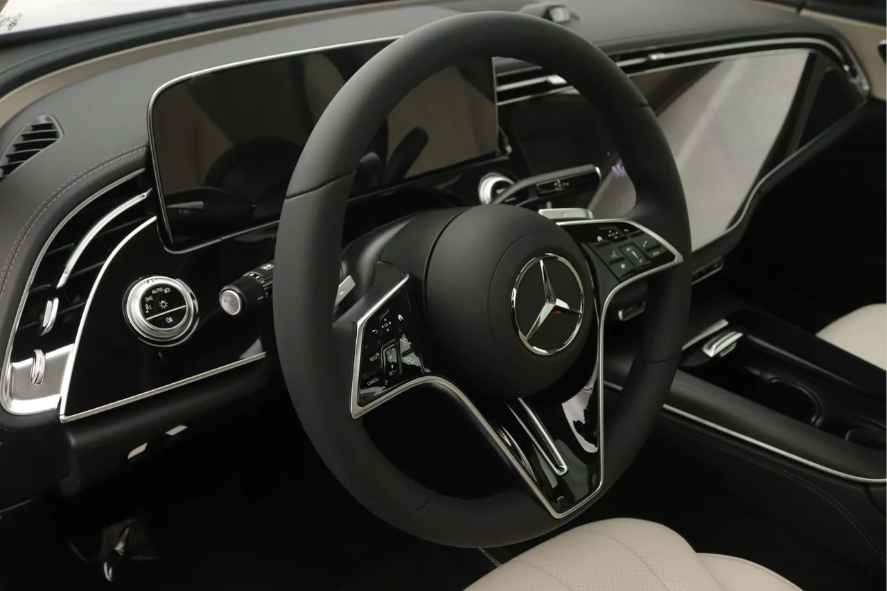 New 2026 Nautical Blue Metallic Mercedes-Benz E 350 image 4