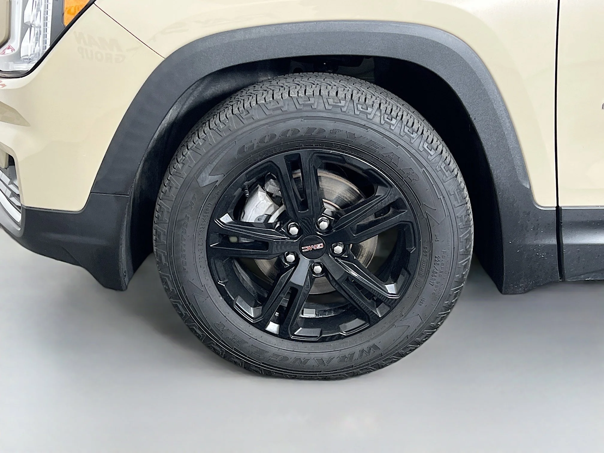 Used 2023 Desert Sand Metallic GMC AT4 image 29