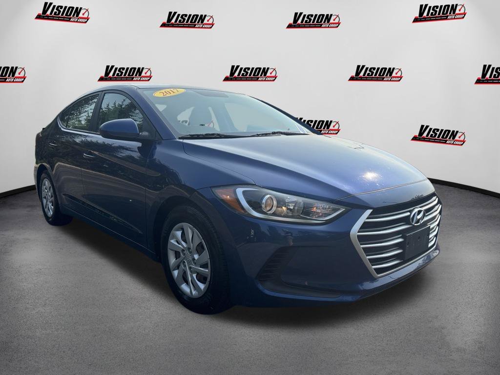 Used 2017 Blue Hyundai SE image 3
