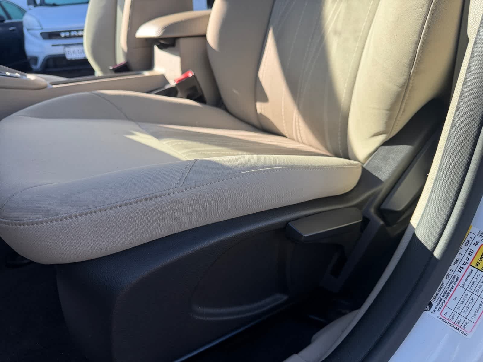 Used 2015 Oxford White Ford SE image 35