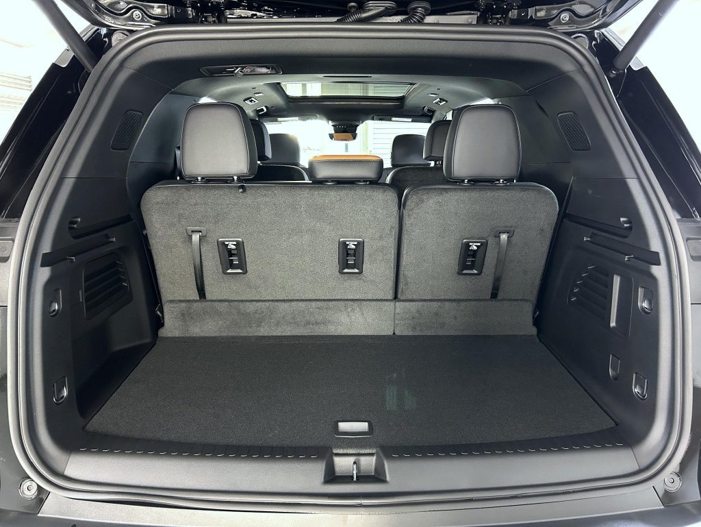 2027 Chevrolet Traverse Z71 - Photo 22