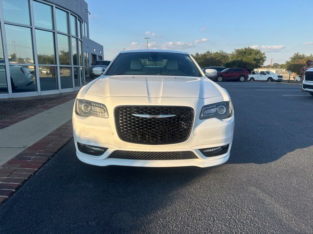 Used 2018 White Chrysler S image 2