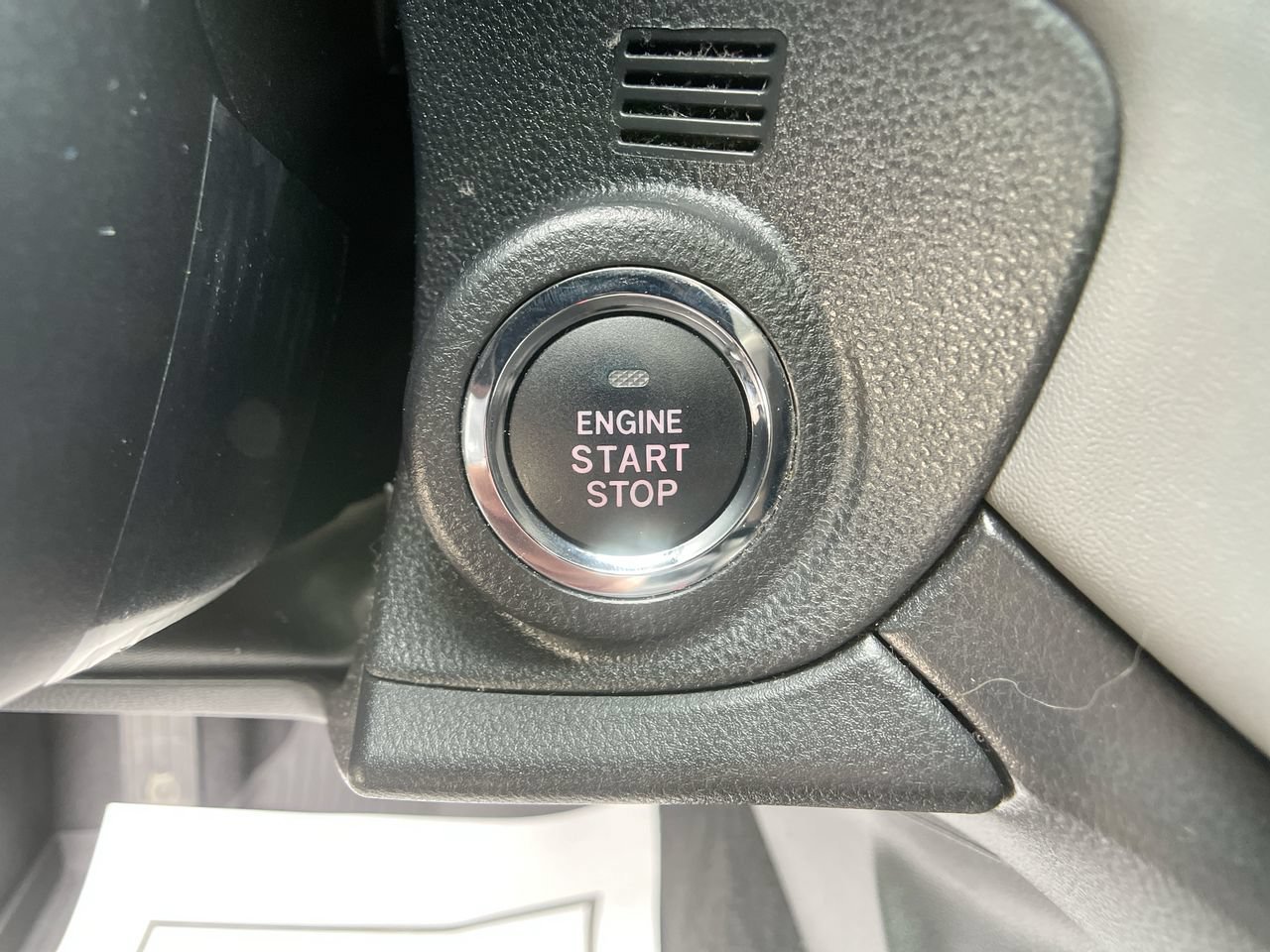 Used 2025 Crystal Black Pearl Subaru Onyx Edition image 27