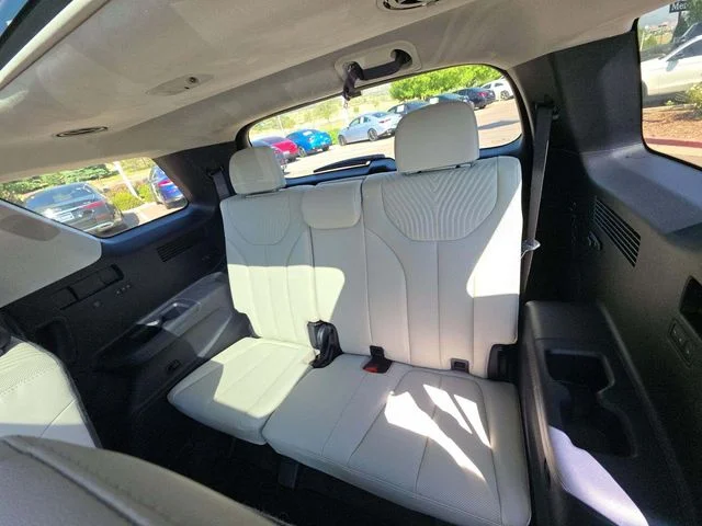 Used 2023 Black Hyundai Calligraphy image 5