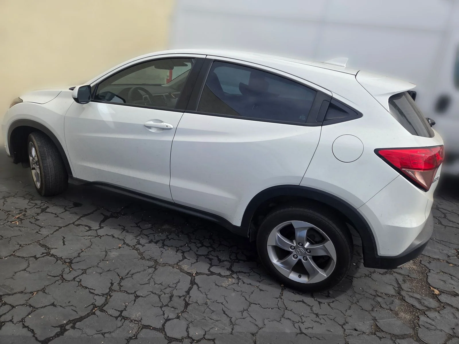 Used 2018 White Orchid Pearl Honda LX image 7