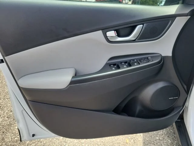2022 Hyundai Kona Limited - Photo 20