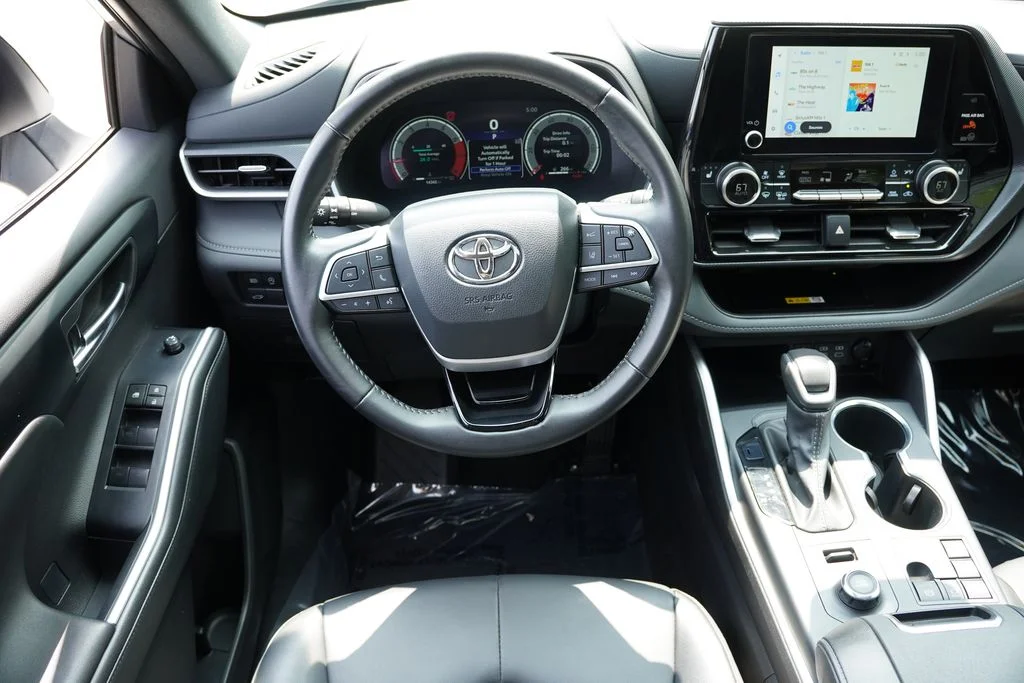Used 2025 Celestial Silver Metallic Toyota XSE image 22